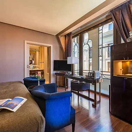 Casa Fuster G.l Monumento Barcelona